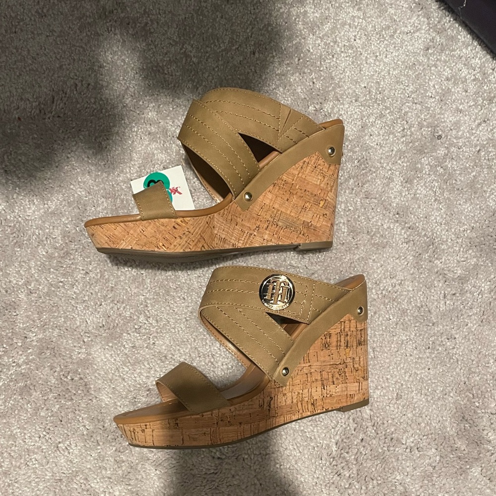 Tommy Hilfiger - wedges. Size 8
